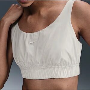 Nike Sportswear Chill Poplin Women's Slim Cropped Tank Top